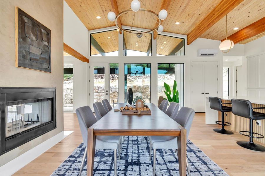 Can be used as a living area or dining area Can be used as a living area or dining area