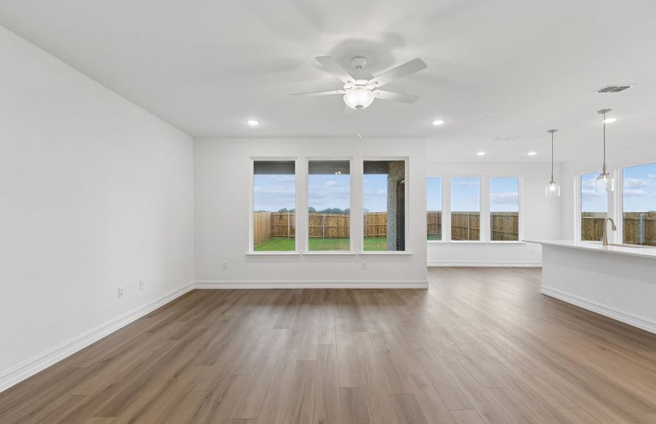 Representative unfurnished interior of a home built from the Ouray by Pulte Homes in Ribbonwood, Aubrey (Image 21).
