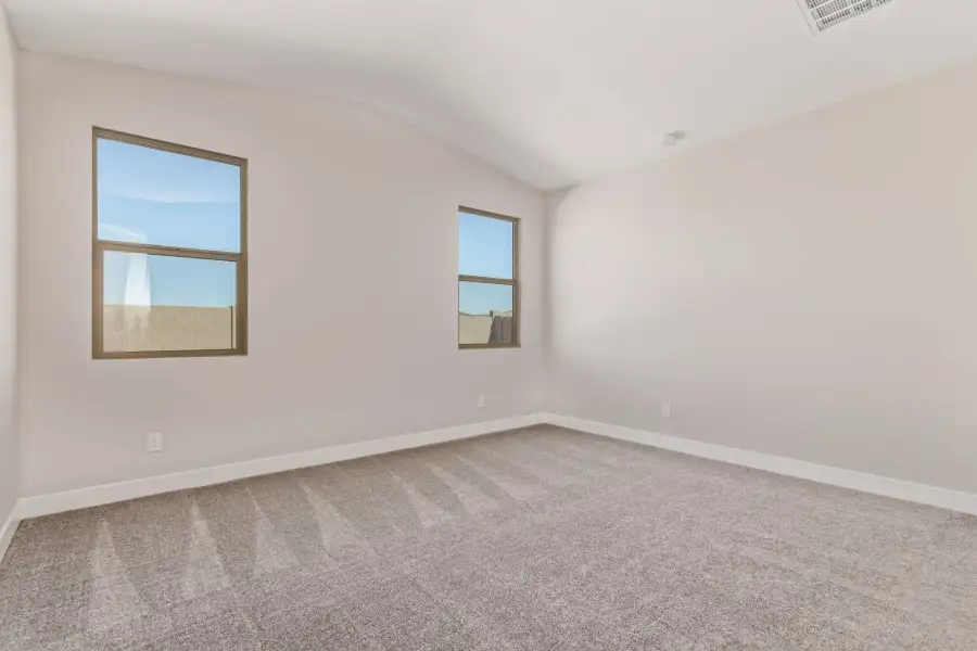 Spacious, unfurnished interior of a new home in Estrella, Goodyear (Image 14).