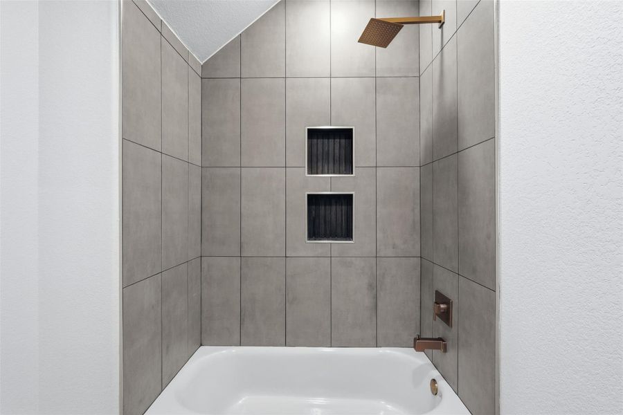 Photos are of prior LOTUS plan homesite built by Aurcova. Photos are of prior LOTUS plan homesite built by Aurcova.