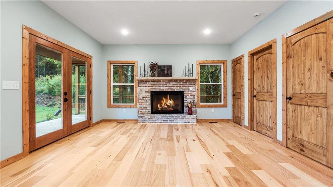 Spacious, unfurnished interior of a new home in , Ellijay (Image 23).