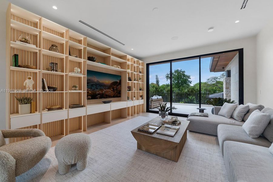 Image 93 of a home in .