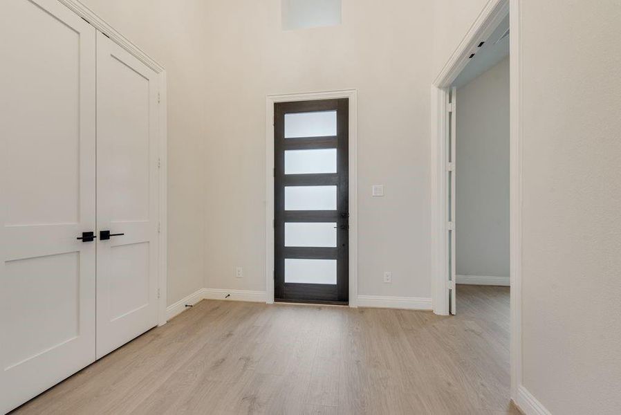 Spacious, unfurnished interior of a new home in Monterra, Fate (Image 25).