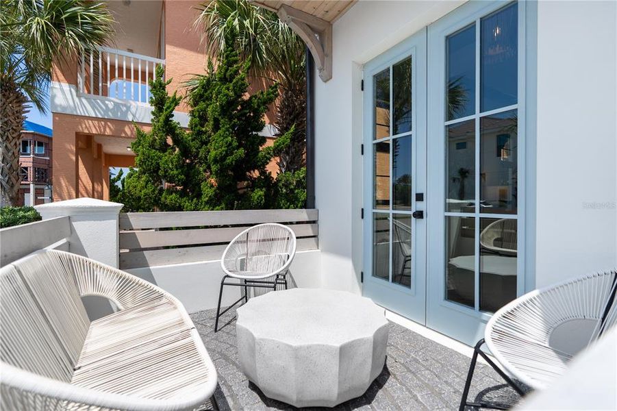 Exterior details and patio area of a home in , Palm Coast (Image 4).