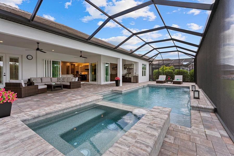 Exterior details and patio area of a home in Gran Place, Venice (Image 24).