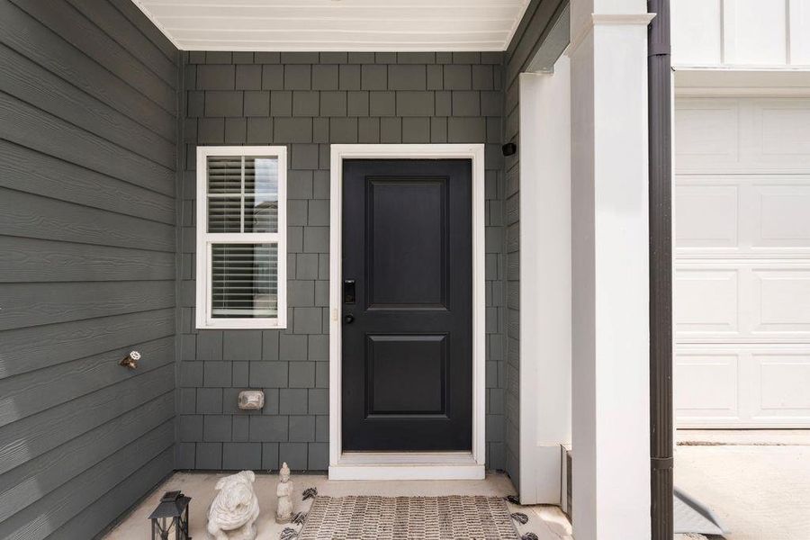 Exterior details and patio area of a home in , Hoschton (Image 4).