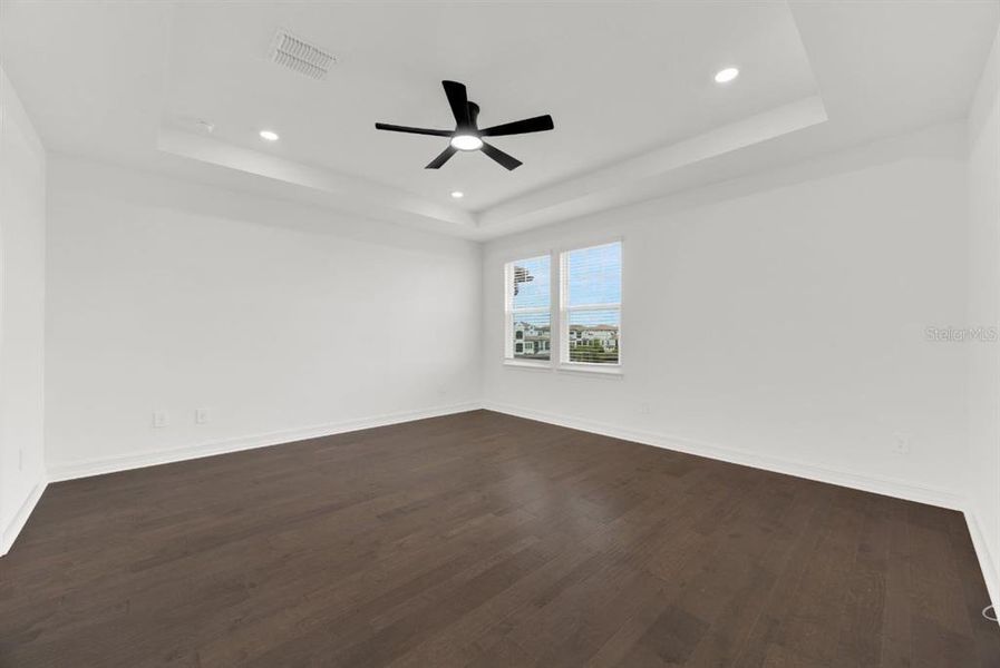 Spacious, unfurnished interior of a new home in SouthShore Yacht Club, Ruskin (Image 48). Spacious, unfurnished interior of a new home in SouthShore Yacht Club, Ruskin (Image 48).
