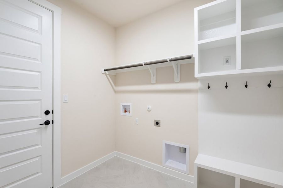 Spacious, unfurnished interior of a new home in Park Collection at Lariat, Liberty Hill (Image 39).