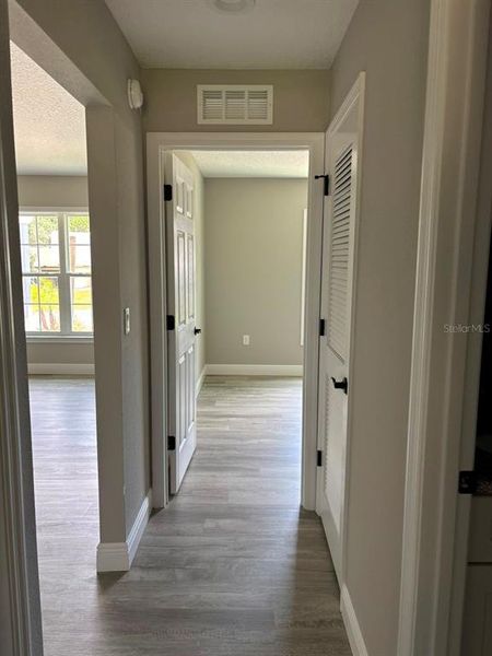 Spacious, unfurnished interior of a new home in , Dunnellon (Image 23).