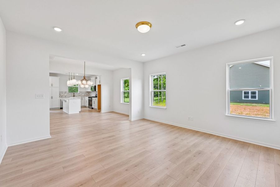 Spacious, unfurnished interior of a new home in Edgewater - The Links, Lancaster (Image 14).