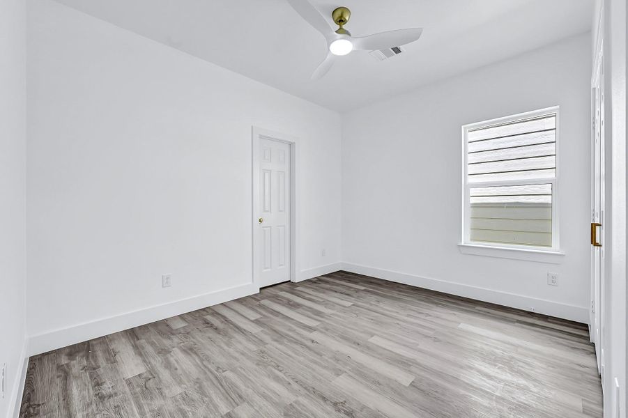 Spacious, unfurnished interior of a new home in , Houston (Image 18).