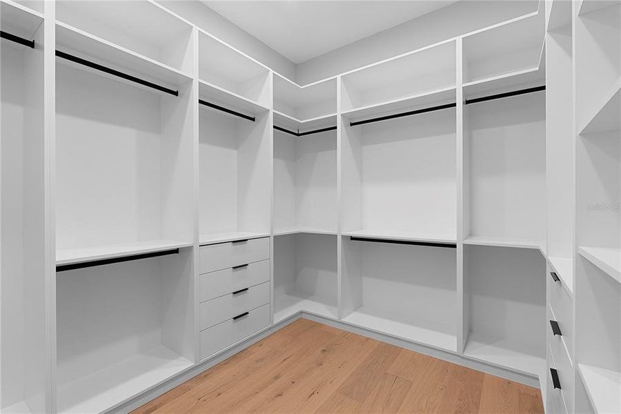 Spacious, unfurnished interior of a new home in , Orlando (Image 38).