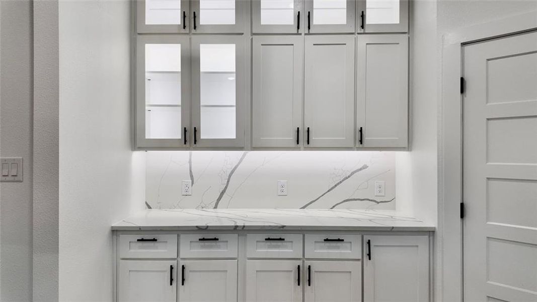 Close-up of interior finishes inside a home in , Red Oak (Image 18).