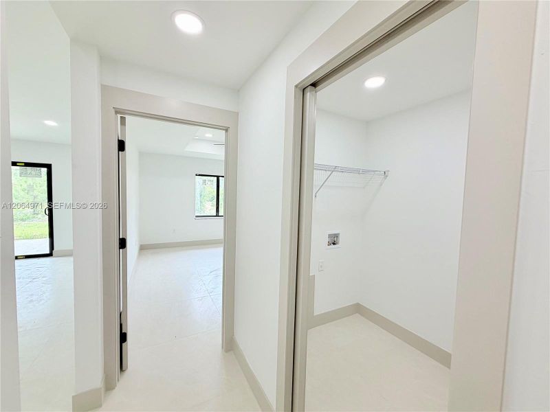 Spacious, unfurnished interior of a new home in , Lehigh Acres (Image 38).