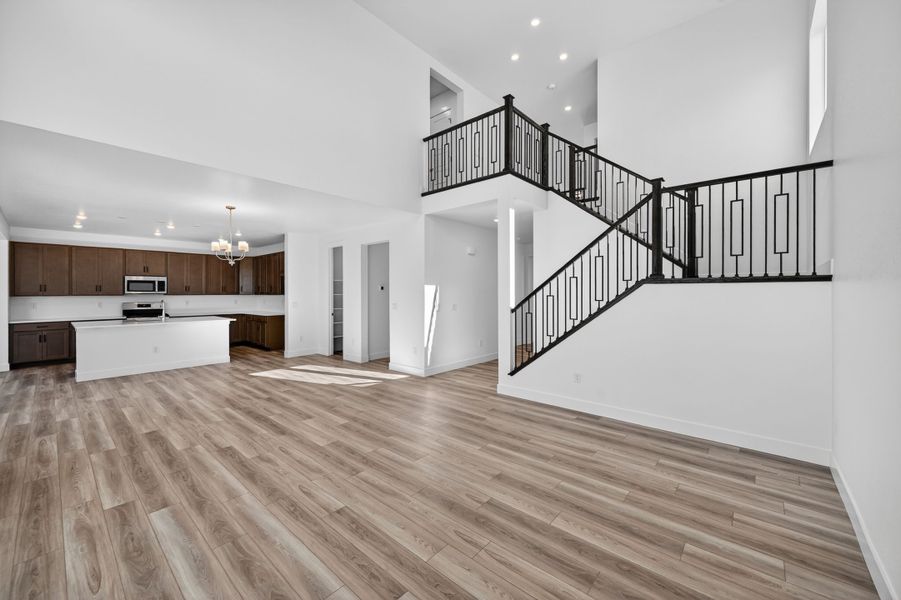 Spacious, unfurnished interior of a new home in Macanta, Castle Rock (Image 7).