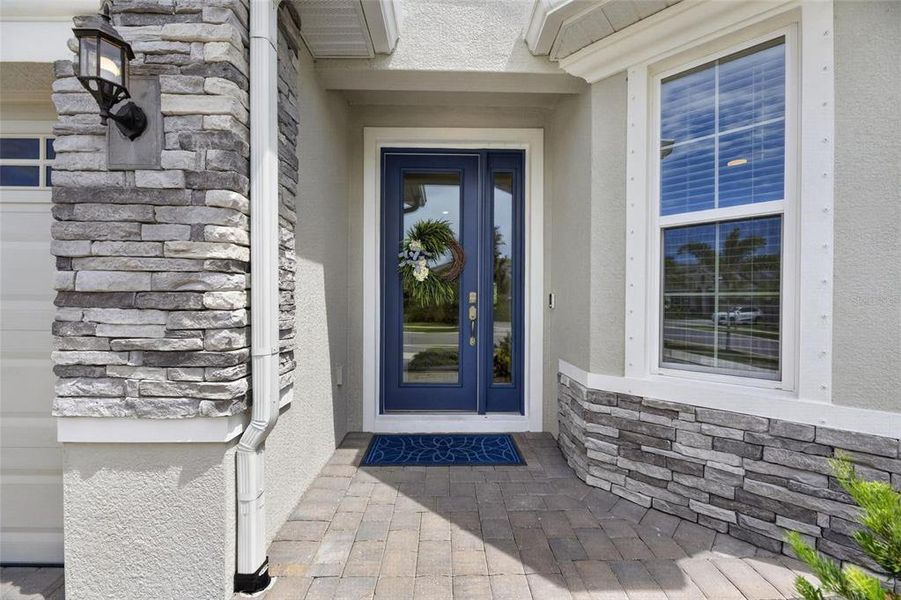 Exterior details and patio area of a home in , Apollo Beach (Image 35).