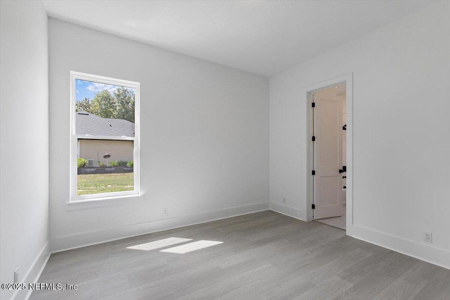 Spacious, unfurnished interior of a new home in , Keystone Heights (Image 10).
