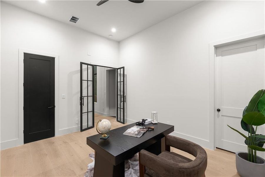 Furnished interior view inside a new home in , Atlanta (Image 40).