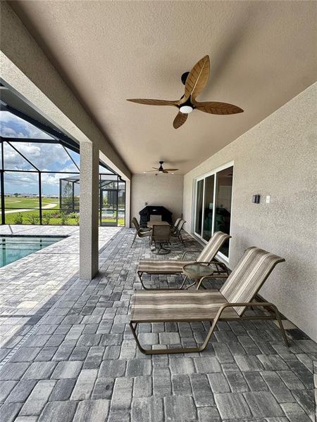 Exterior details and patio area of a home in , Lakewood Ranch (Image 4).