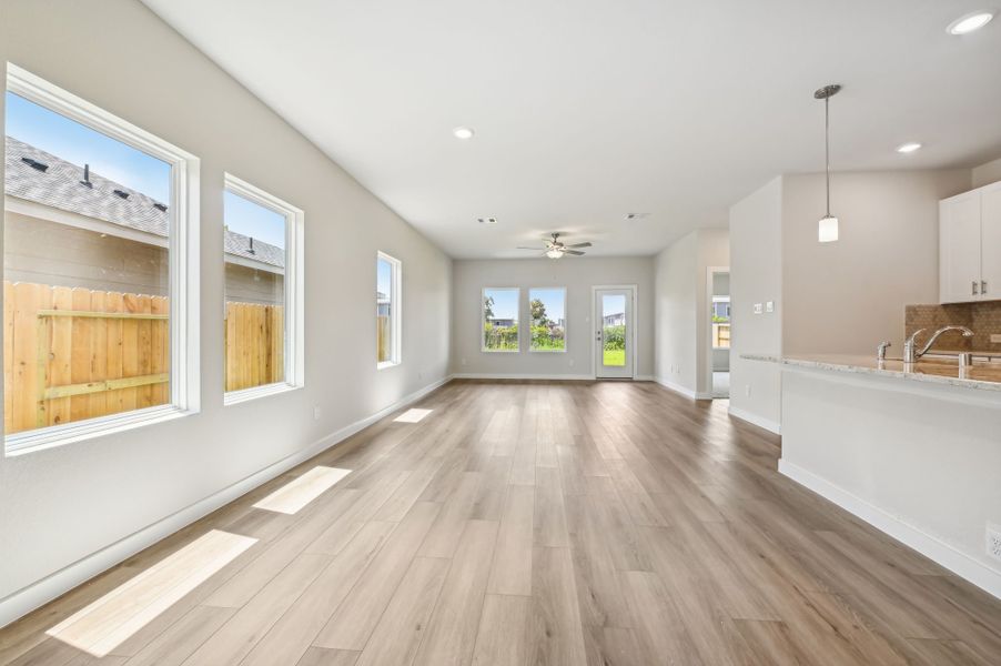 Spacious, unfurnished interior of a new home in Granger Pointe - Traditional Series, Conroe (Image 6).