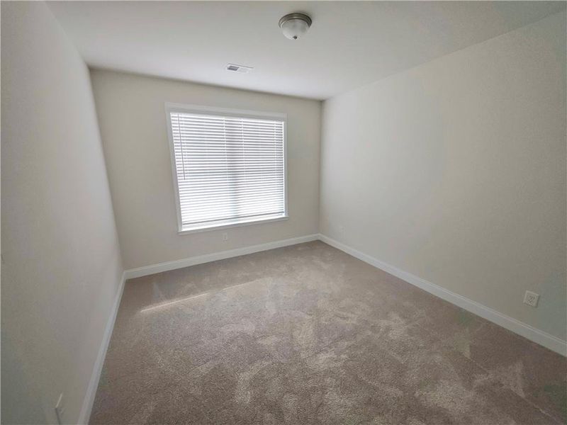 Spacious, unfurnished interior of a new home in Hellen Valley, Braselton (Image 13).