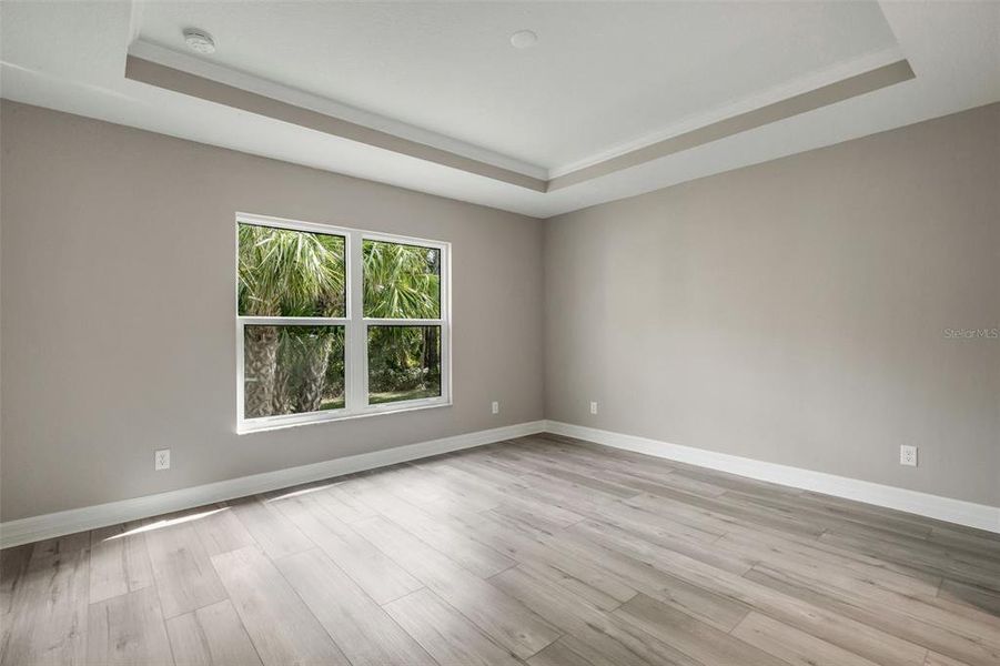 Spacious, unfurnished interior of a new home in , Englewood (Image 17).