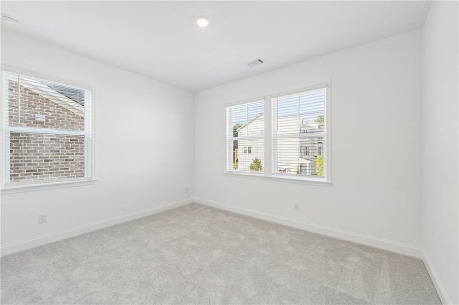 Spacious, unfurnished interior of a new home in Auburn Glen, Dacula (Image 33).