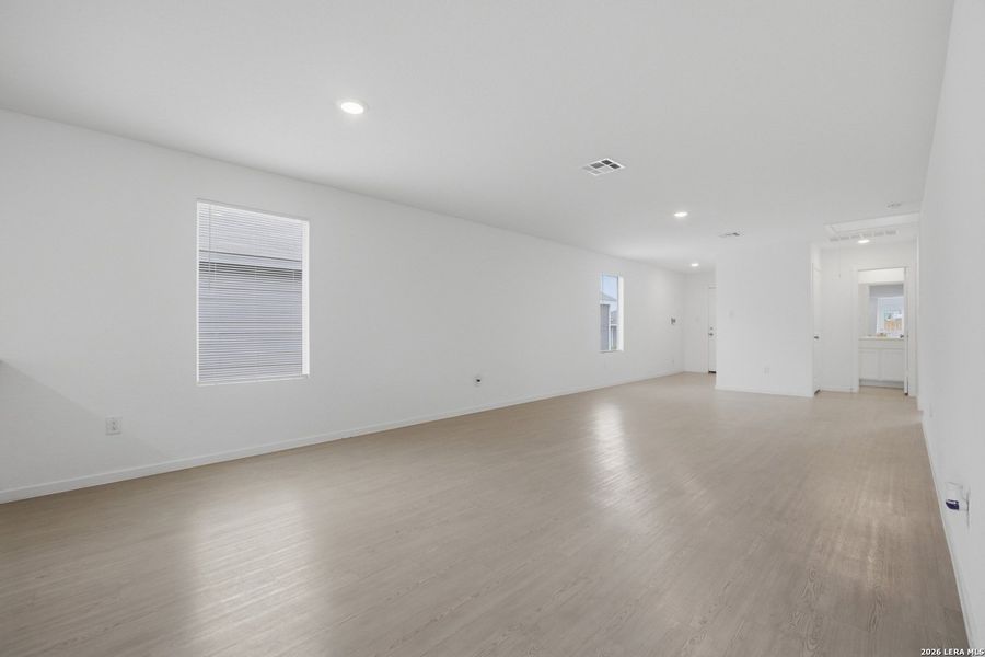 Spacious, unfurnished interior of a new home in Rose Valley, Converse (Image 22).
