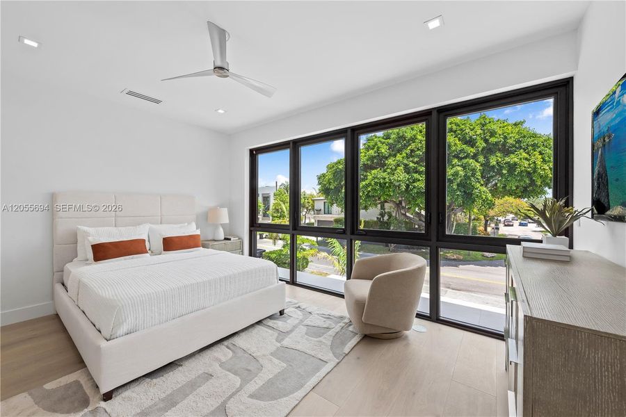 Furnished interior view inside a new home in , Fort Lauderdale (Image 59).