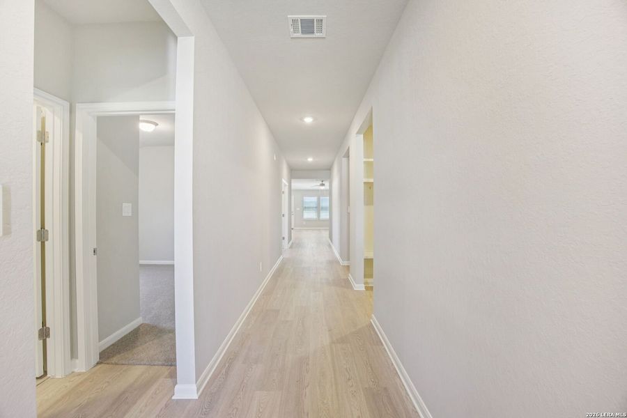 Spacious, unfurnished interior of a new home in Arcadia Ridge - Classic Series, San Antonio (Image 22).