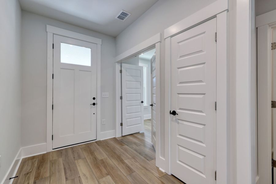 Spacious, unfurnished interior of a new home in Del Webb North Myrtle Beach, Myrtle Beach (Image 18).