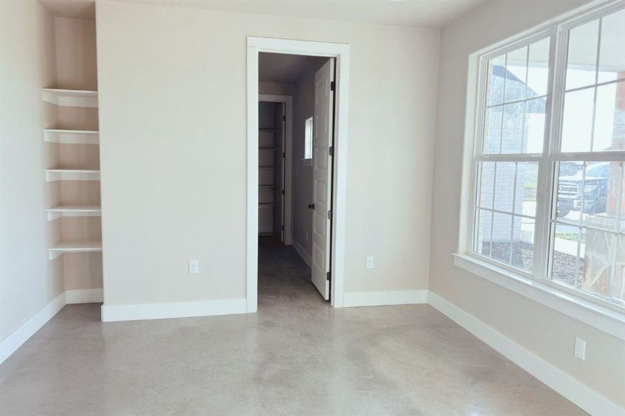 Spacious, unfurnished interior of a new home in , Weatherford (Image 18).