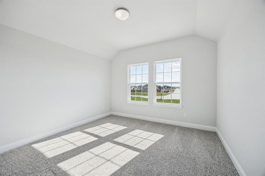 Spacious, unfurnished interior of a new home in Santorini, Seagoville (Image 15).
