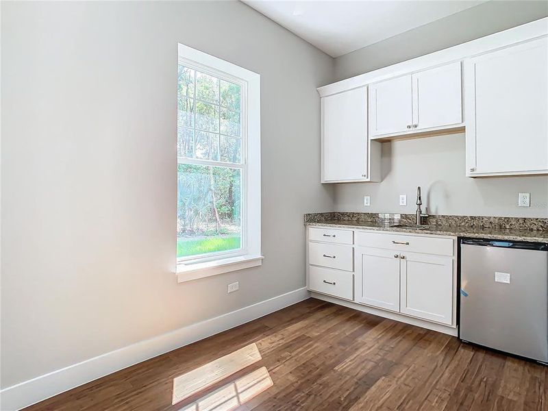 wet bar in extra room off bedroom 3