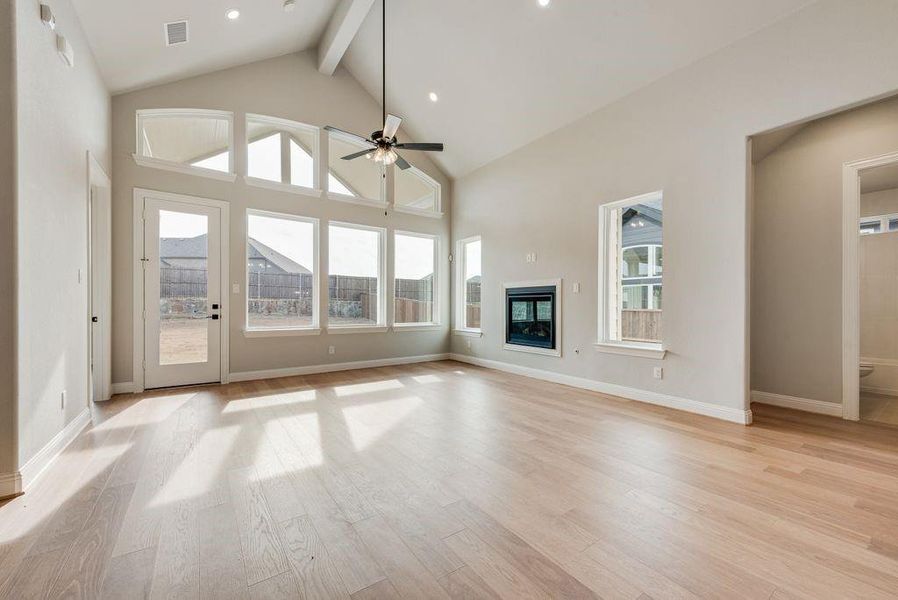 Spacious, unfurnished interior of a new home in Monterra, Fate (Image 14). Spacious, unfurnished interior of a new home in Monterra, Fate (Image 14).