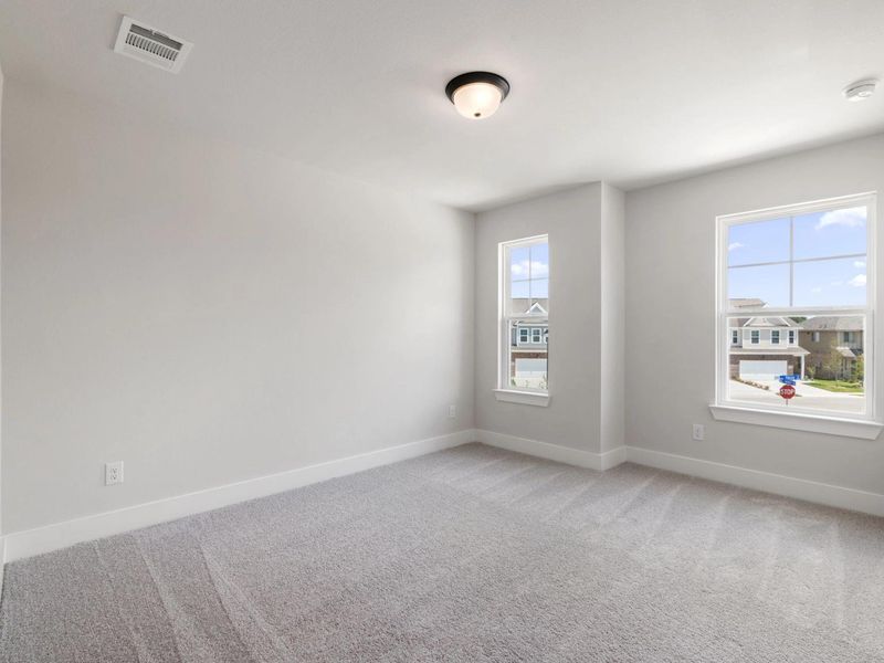 Spacious, unfurnished interior of a new home in Lake Park Villas, Wylie (Image 28).