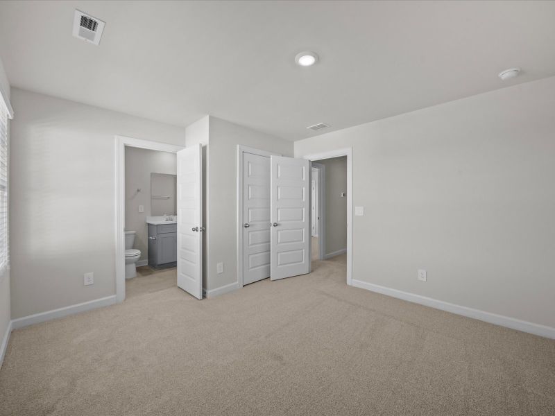 Spacious, unfurnished interior of a new home in Northbrook Village Townes, Taylors (Image 20).