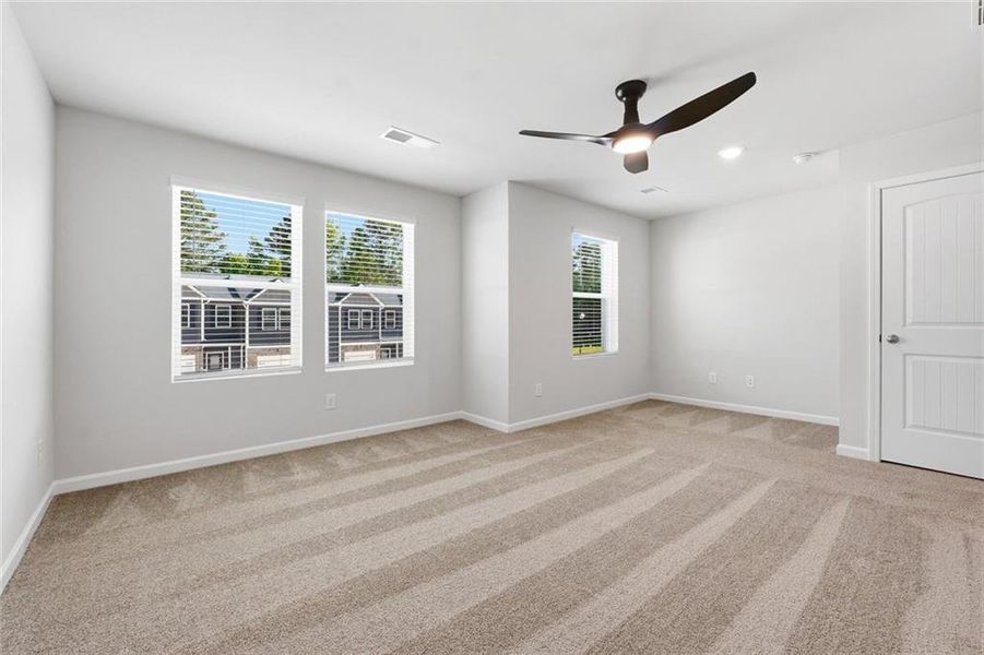 Spacious, unfurnished interior of a new home in Azalea Hills, Temple (Image 21). Spacious, unfurnished interior of a new home in Azalea Hills, Temple (Image 21).