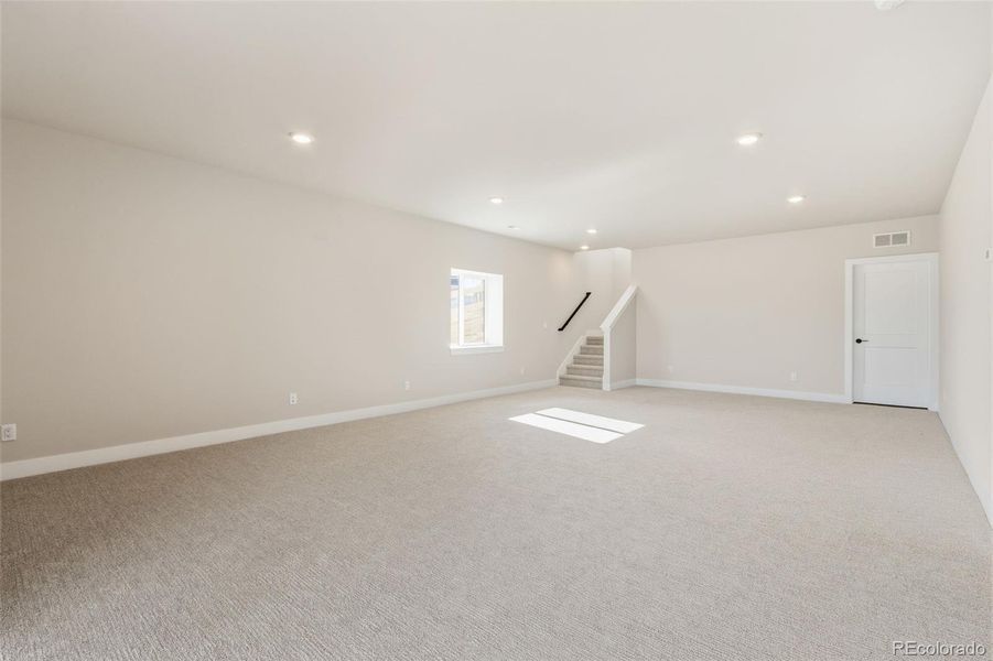 Spacious, unfurnished interior of a new home in Kitchel Lake at Serratoga Falls, Timnath (Image 28).