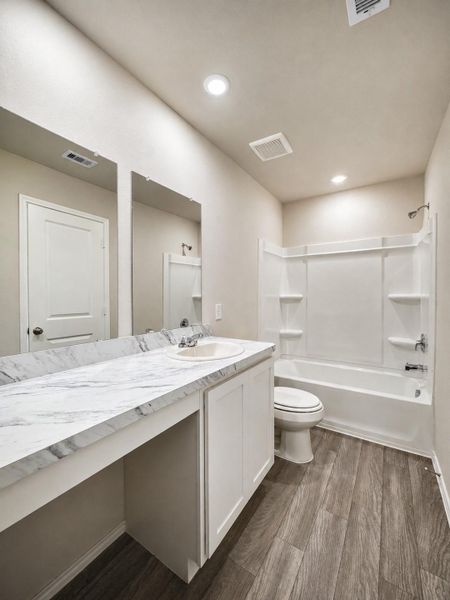 Furnished interior view inside a new home in Santa Fe, Cleveland (Image 9). Furnished interior view inside a new home in Santa Fe, Cleveland (Image 9).