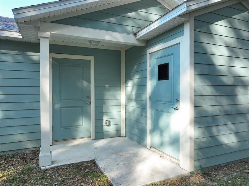Exterior details and patio area of a home in , Orlando (Image 22).