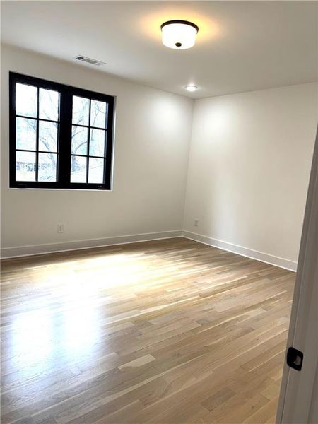 Spacious, unfurnished interior of a new home in , Roswell (Image 31).