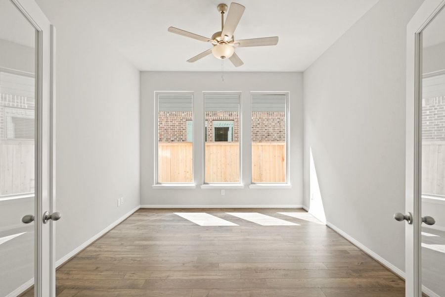 Spacious, unfurnished interior of a new home in Bridgeland 55', Cypress (Image 20).