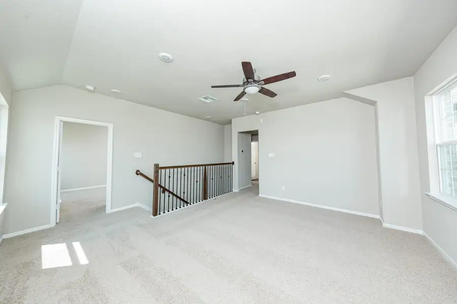 Spacious, unfurnished interior of a new home in River Ranch, Dayton (Image 24).