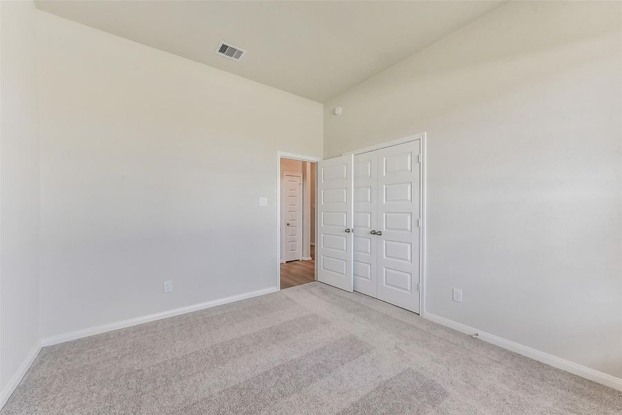 Spacious, unfurnished interior of a new home in River Ranch Meadows, Dayton (Image 28).