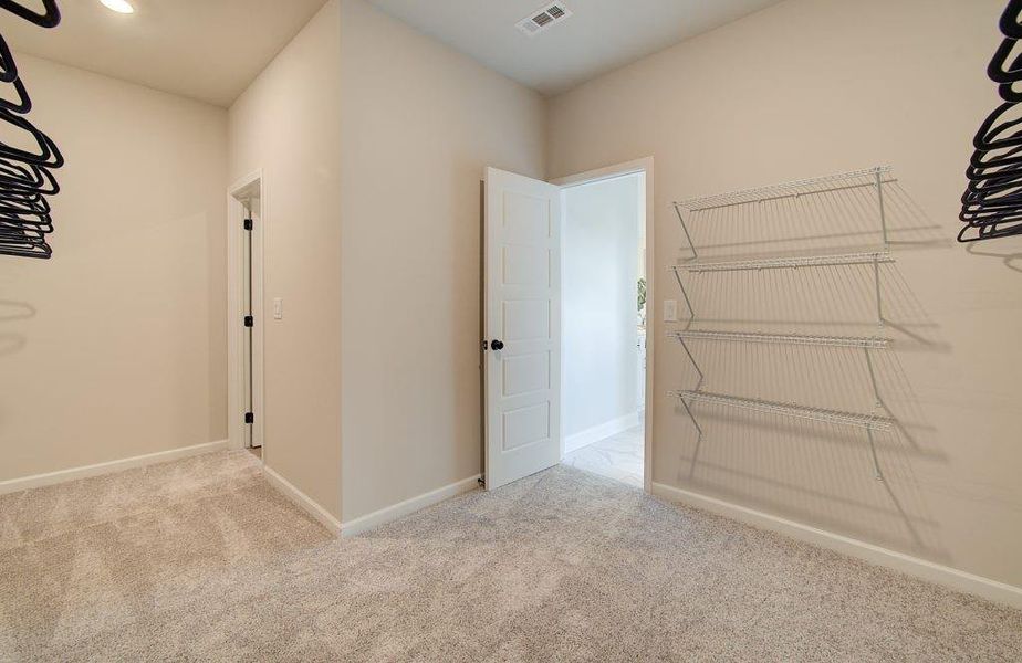 Spacious, unfurnished interior of a new home in Pinecrest Ridge, Dacula (Image 18).