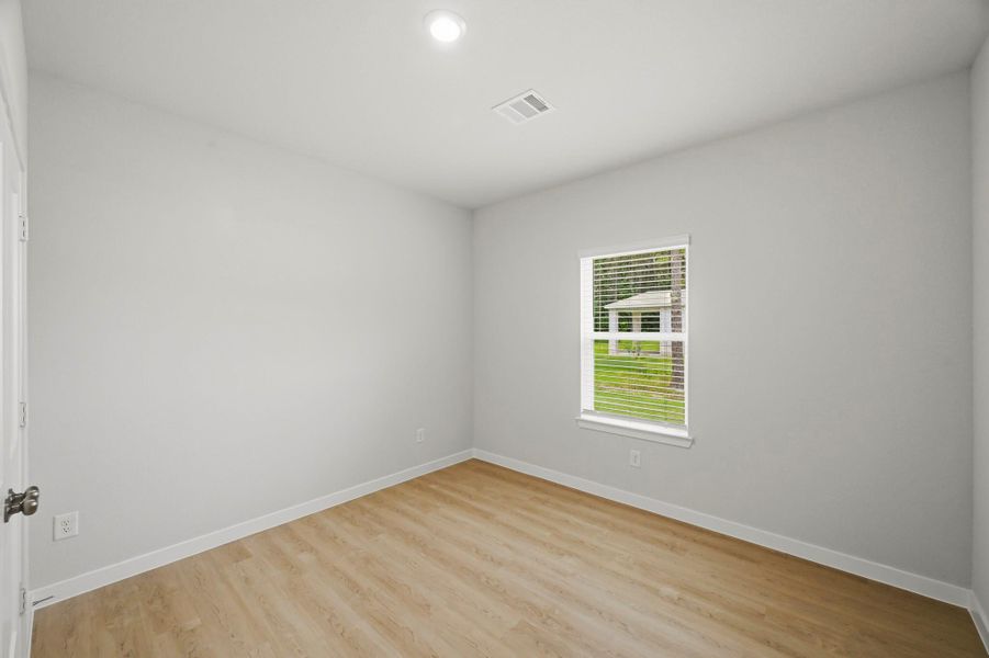 Spacious, unfurnished interior of a new home in Encino Estates, Dayton (Image 7).