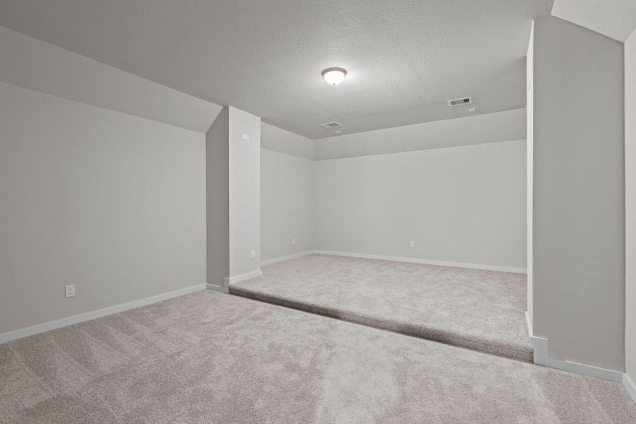 Spacious, unfurnished interior of a new home in Barton Creek Ranch, Conroe (Image 20). Spacious, unfurnished interior of a new home in Barton Creek Ranch, Conroe (Image 20).