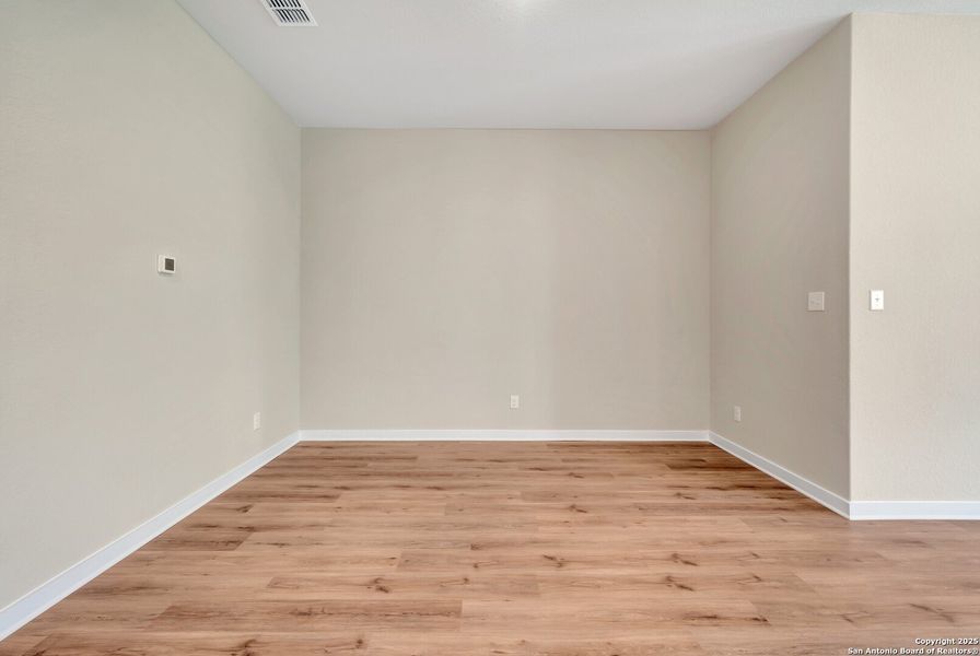 Spacious, unfurnished interior of a new home in Mesquite Ridge, San Antonio (Image 22). Spacious, unfurnished interior of a new home in Mesquite Ridge, San Antonio (Image 22).