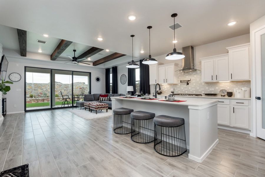 Representative furnished interior of a home built from the Santa Rosa by Hakes Brothers in Paseo Del Este, El Paso (Image 7).